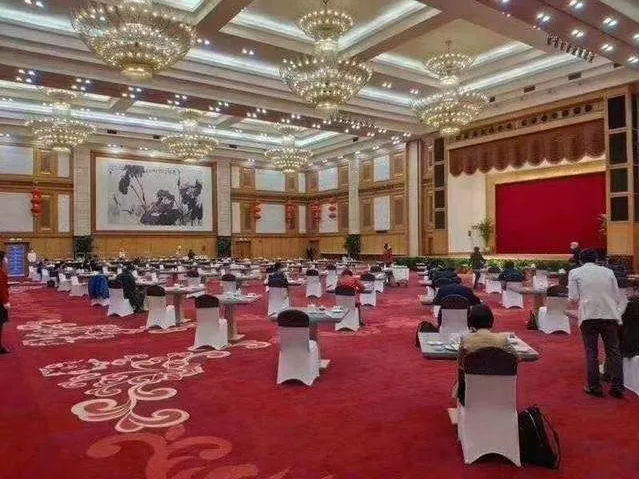人民大会堂一人一桌招待世卫组织客人?不实