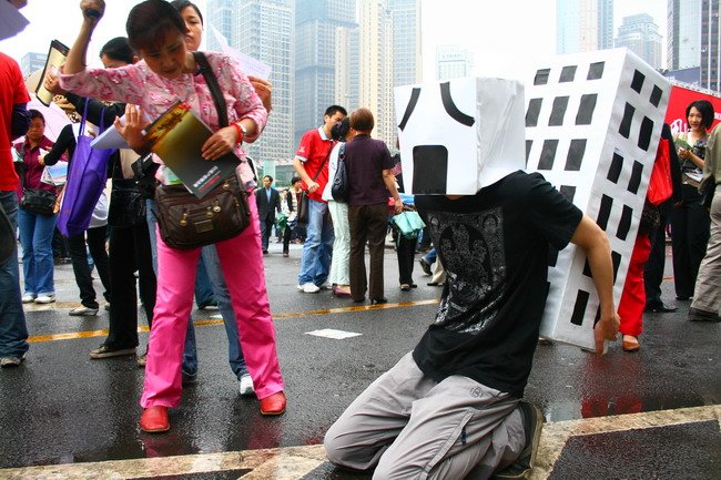 一个良心发现的地产老总建议:年轻人不要再贷