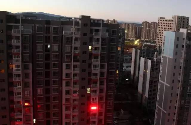 华西村人均收入_人均6平米(3)