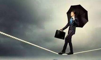 股价腰斩预示要爆仓了吗?股民:抄底打水漂了_