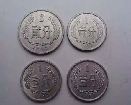 “四小龙”指的是1955年1分，1957年1分，1992年1分，1992年2分。