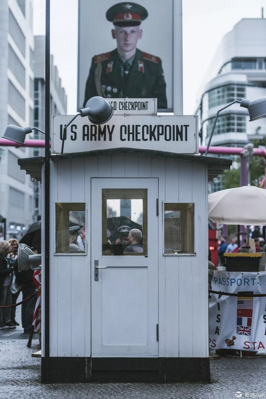 查理检查哨（Checkpoint Charlie，或称为C检查哨|博物馆|检查哨|西柏林_新浪新闻