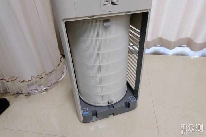小巧静音效率高就是它:352 x60空气净化器