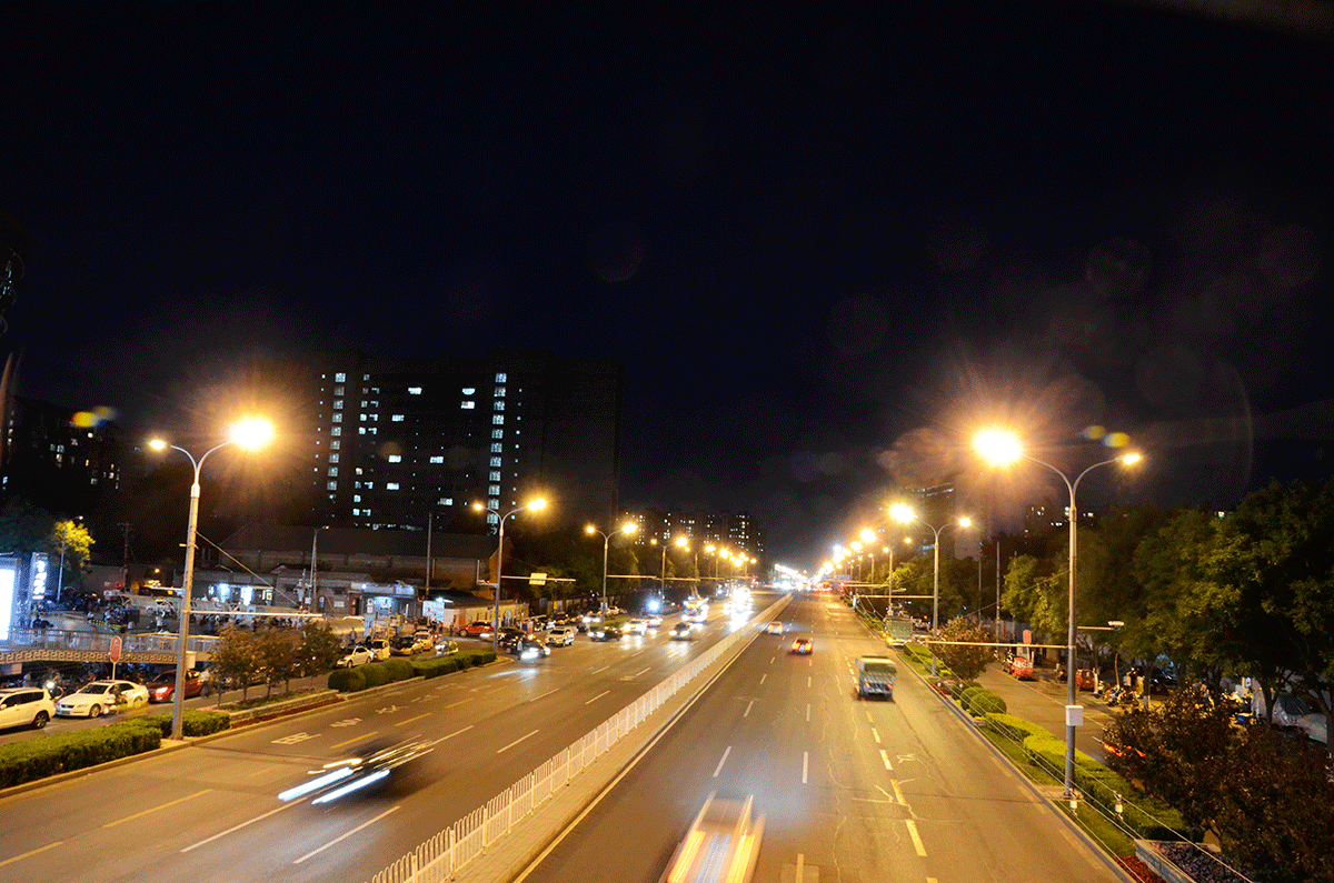 啥都不说了,直接进山,大约三公里的山顶铁塔,架好三脚架,静待夜幕降临