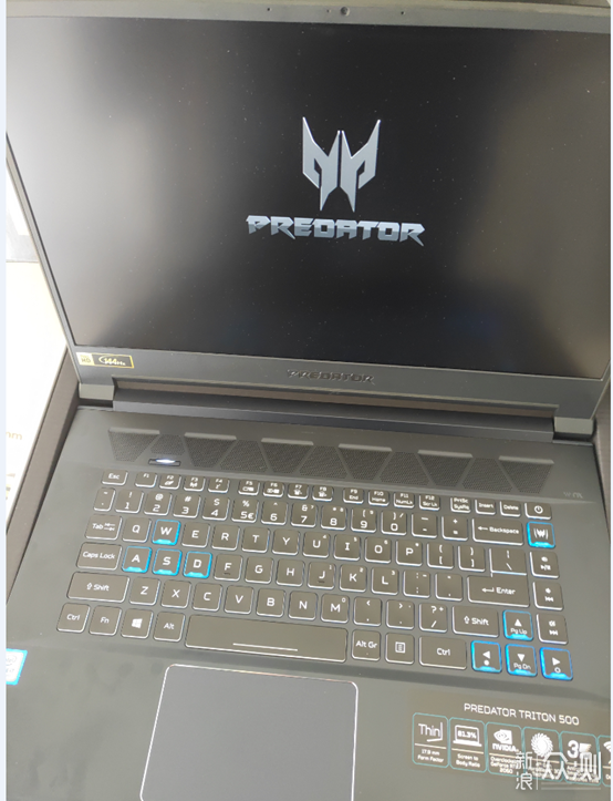 宏碁acer掠夺者predator刀锋triton500评测