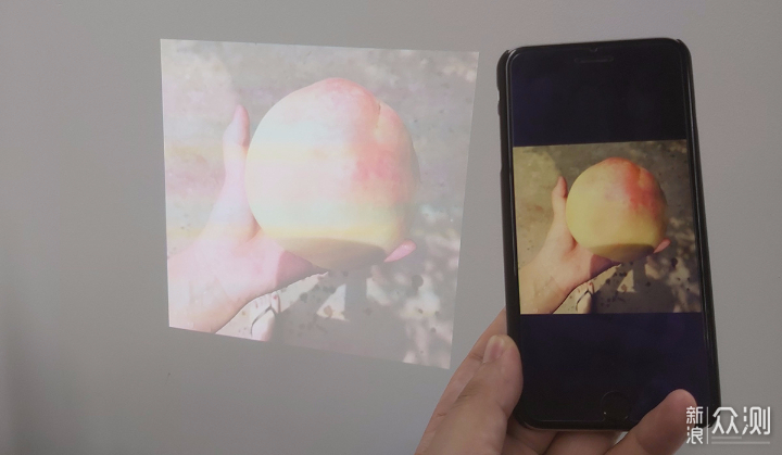 手机通过智能投影仪实现无线投屏功能教程_新浪众测