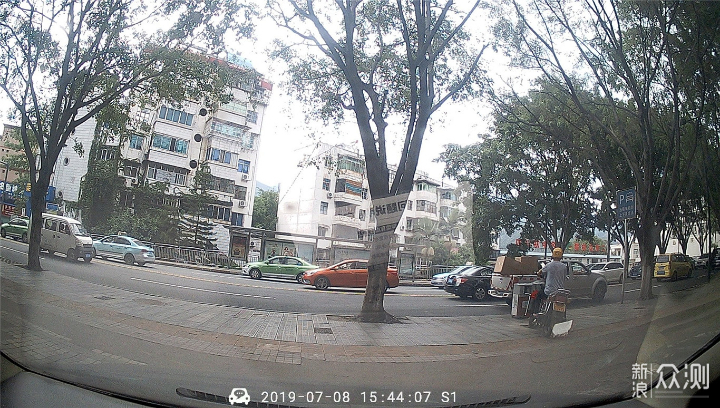 2019年后视镜行车记录仪六大品牌对比推荐_新浪众测