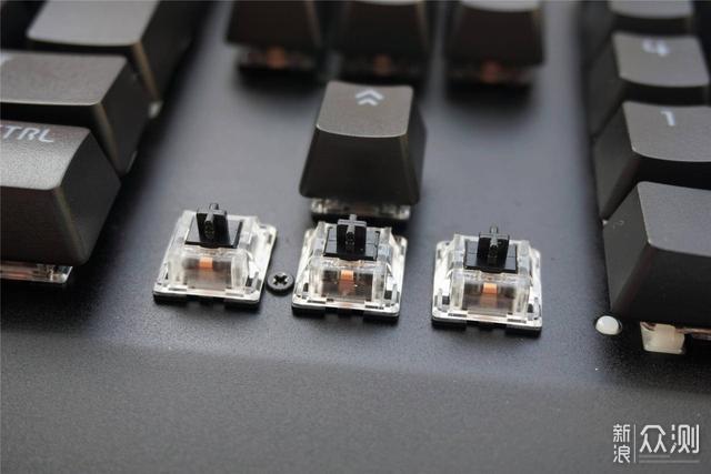 黑轴爽还是青轴？百元机械键鼠评测告诉你答案_新浪众测