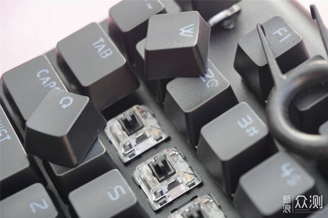 黑轴爽还是青轴？百元机械键鼠评测告诉你答案_新浪众测