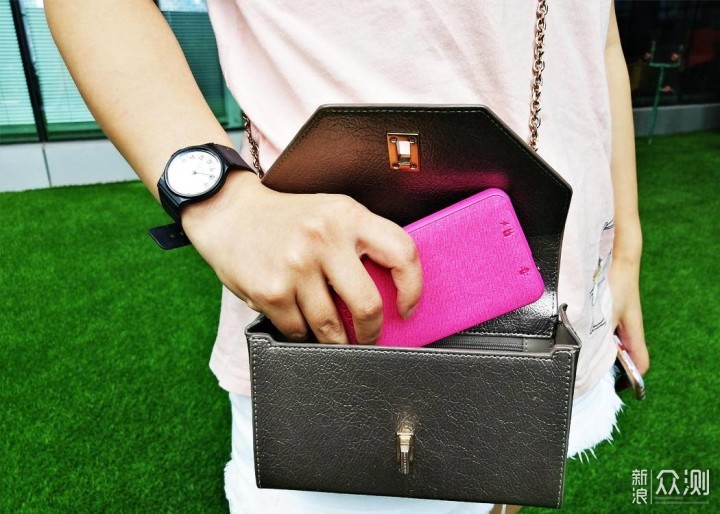 苹果合作品牌-mophie 之日常5000mAh充电宝_新浪众测