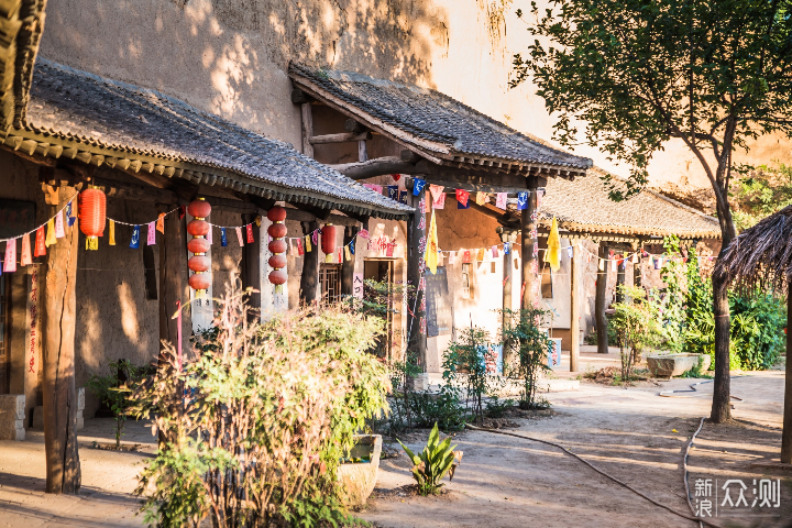 陕北民俗文化村张家窑,景区废弃充满苍凉感