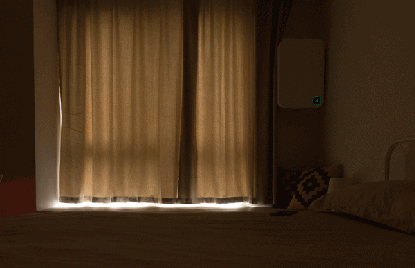 ▼设置,当室内【 光线低于300lux】并且 【有人移动】打开 【吸顶灯