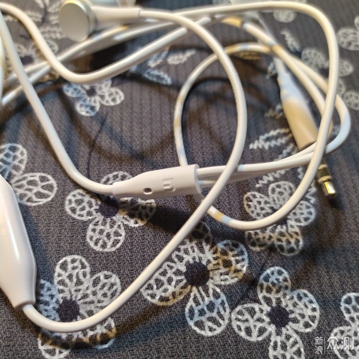 小米家平价商品，29元小米活塞耳机清新版_新浪众测