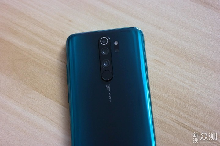 红米note8pro翡翠绿壁纸,红米note8pro冰翡翠壁纸 我这部redmi note 8 pro是好看的翡翠绿,但是渣相机拍出了灰色的