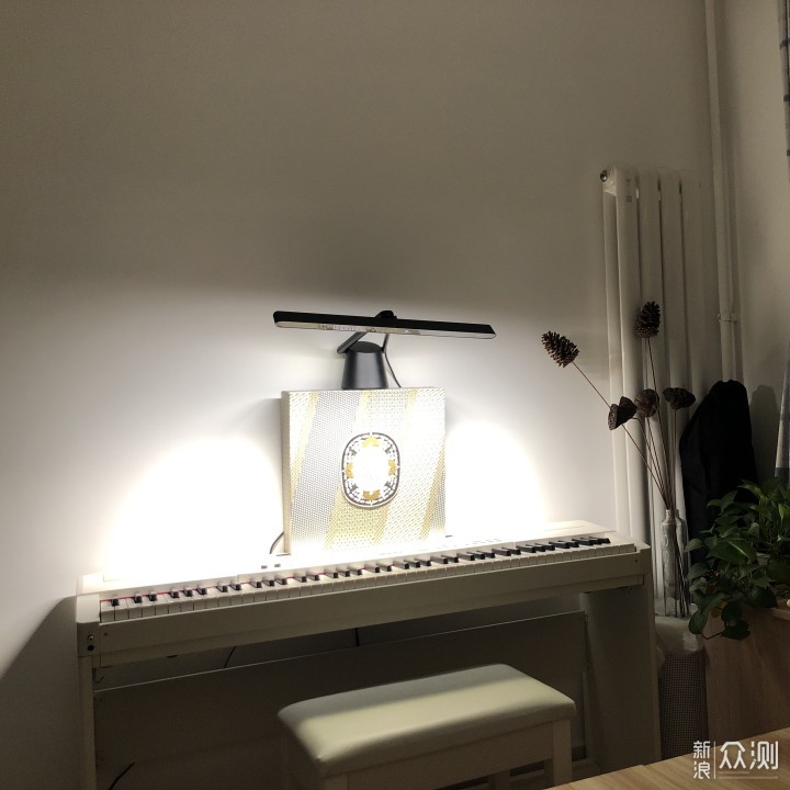 明基pianolight智能钢琴灯 不止练琴好帮手