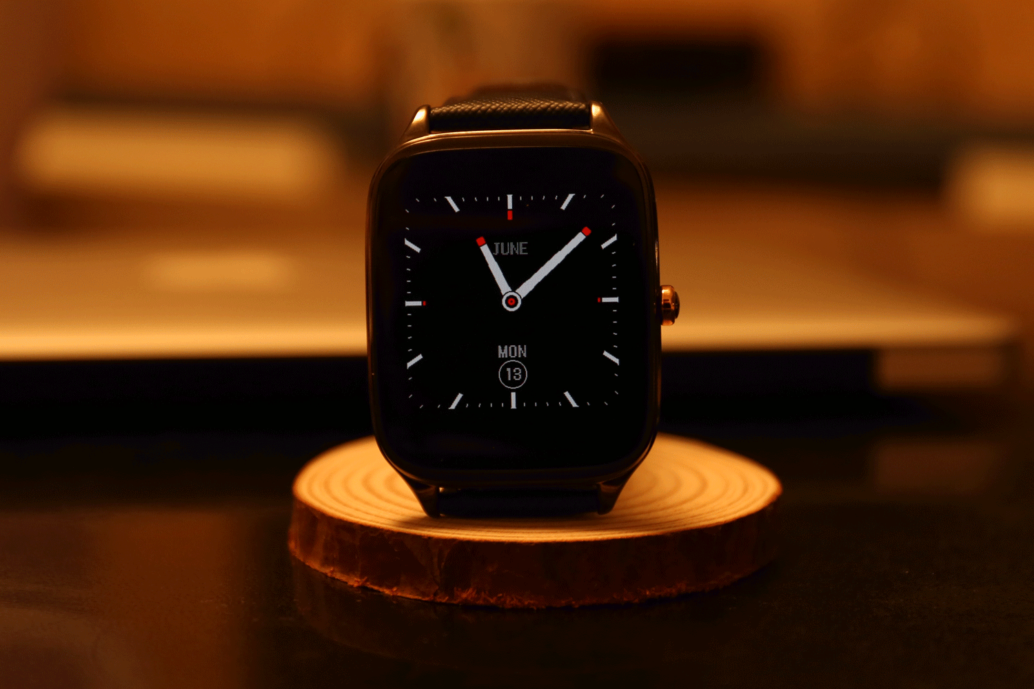 奢华的商务典范『华硕 zenwatch 2』腕美上手!