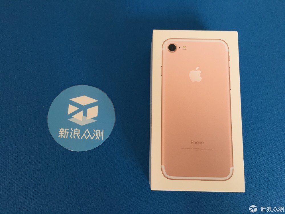 iphone7包装盒—正面