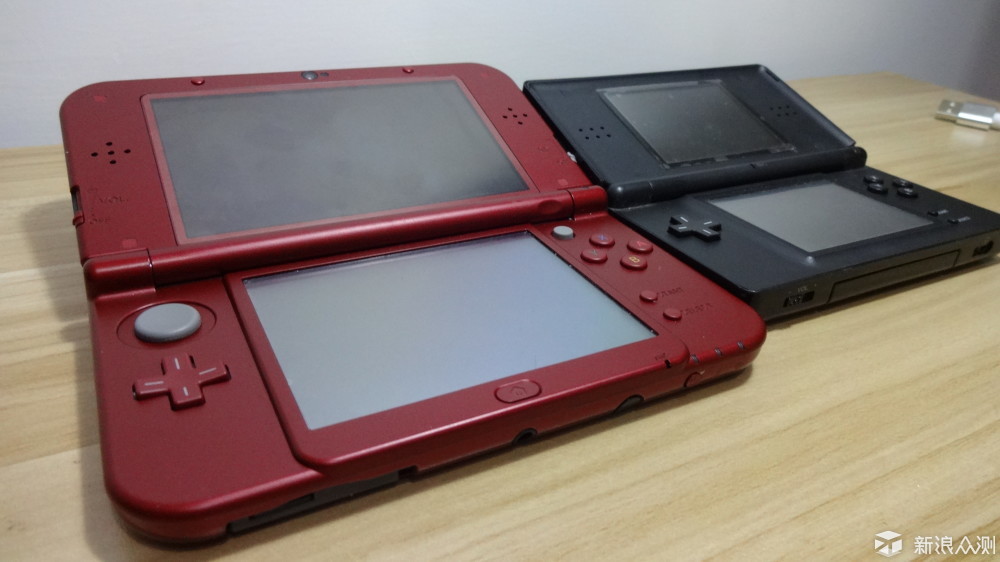 nintendo新老双屏掌机,任天堂ndsl与new3dsll