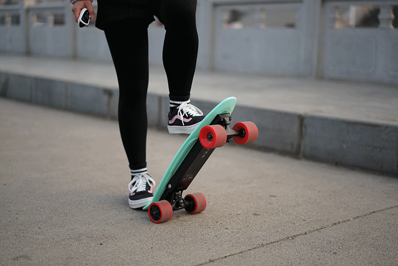 摩擦摩擦,在这光滑的地面上,摩擦!