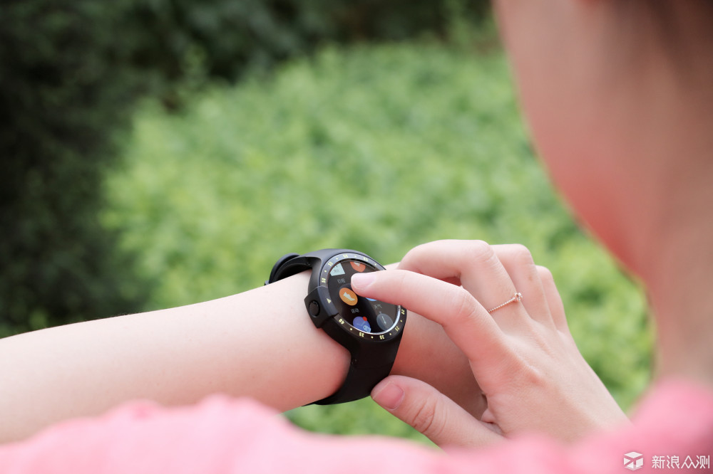 cwatch S也许是目前综合素质最好的智能手表_