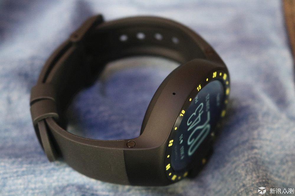 cwatch S也许是目前综合素质最好的智能手表_