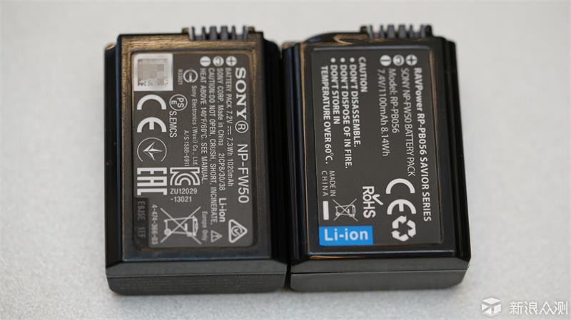产品的2块充电电池重量为93g,索尼(sony)np-fw50的2块充电电池重量为8