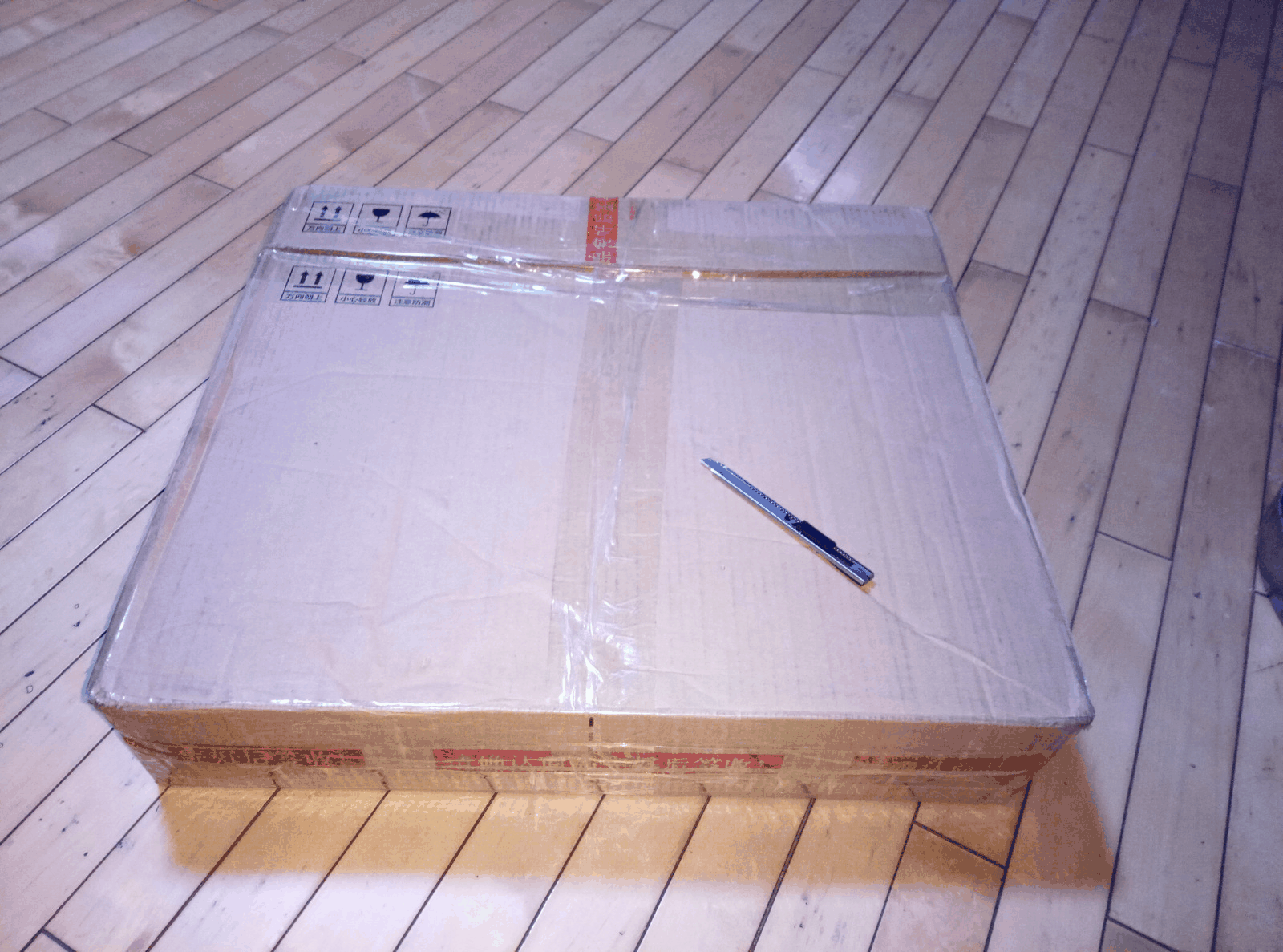 不过就在我不以为然,以为这只是外包装比较大而已,也许里面放了很多