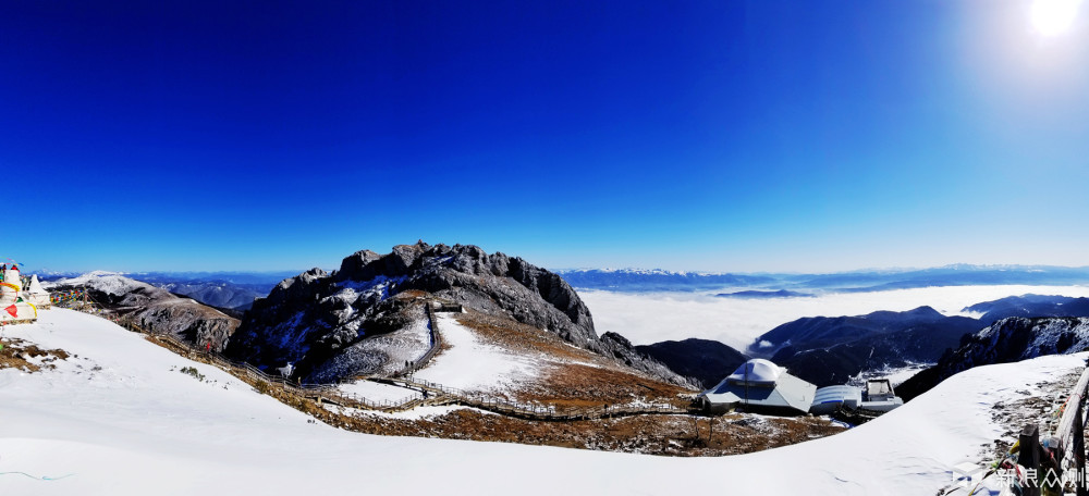 石卡雪山全景图