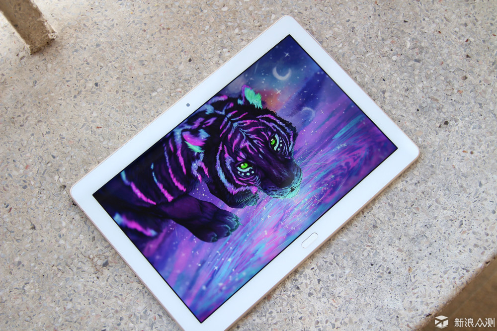 性能略微不足 影音出色:荣耀Waterplay体验