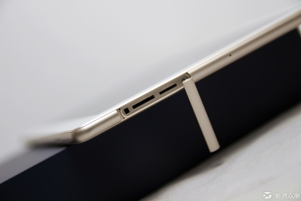 性能略微不足 影音出色:荣耀Waterplay体验