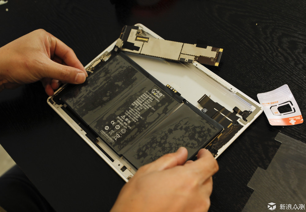 满血复活，iPad 2更换电池。_新浪众测