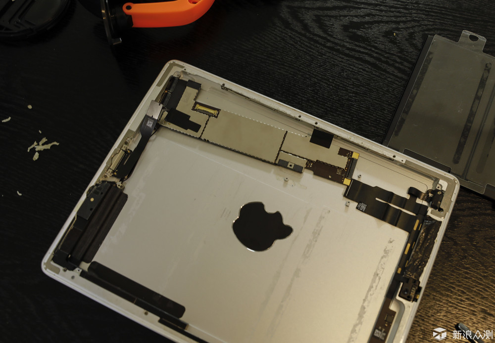 满血复活，iPad 2更换电池。_新浪众测