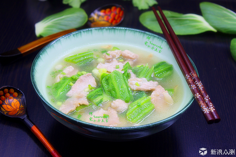 丝瓜肉片汤,不炖不熬,清凉滑嫩,出奇好喝!