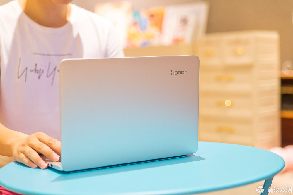 轻薄便携入门本:荣耀MagicBook锐龙版图赏