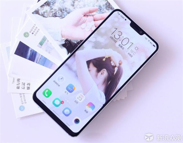 AI拍照手机，小姐姐必入的美颜神器_新浪众测