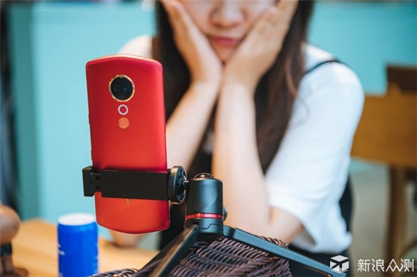 AI拍照手机，小姐姐必入的美颜神器_新浪众测