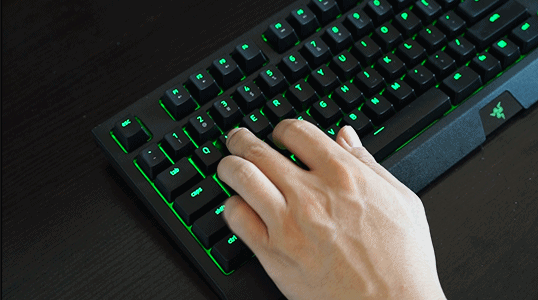 雷蛇黑寡妇标准版绿轴机械键盘初体验