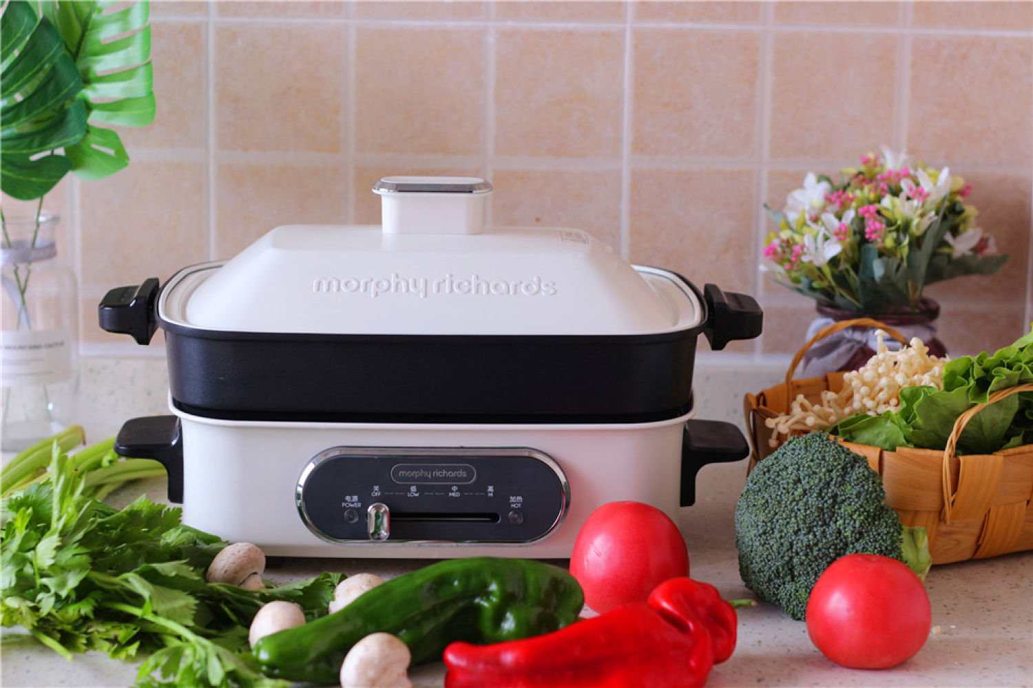 摩飞电烤锅:轻巧精致一锅万能,百变花样美食