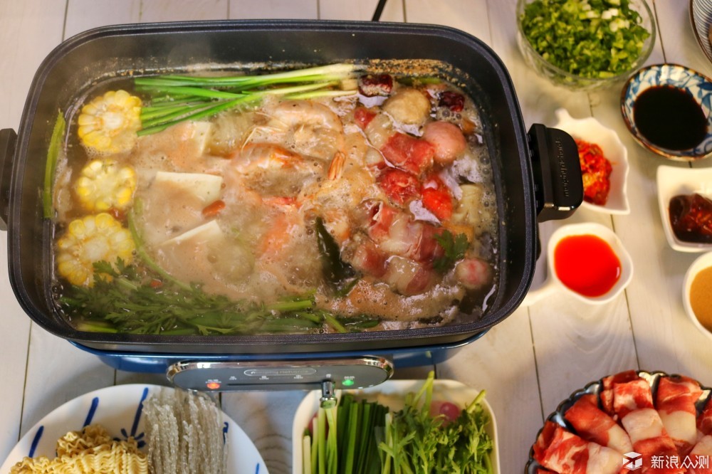 摩飞多功能锅:做工精良有质感,但容许不完美