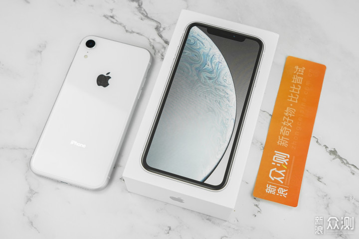 xr能够让iphone 5c的"小饭盒"包装回归,结果苹果最后还是沿用了近年