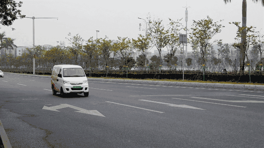 对比iphone 8没有稳定器的情况下,跑步画面稳定效果还是非常明显的,不