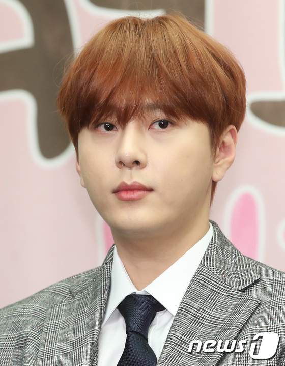 13日,胜利-郑俊英所属娱乐公司发布解约消息;崔钟训在聊天室中透露酒