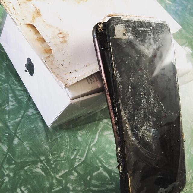 三星note7爆炸最近是鬧得沸沸揚揚,35起爆炸,全球250萬步手機緊急召回