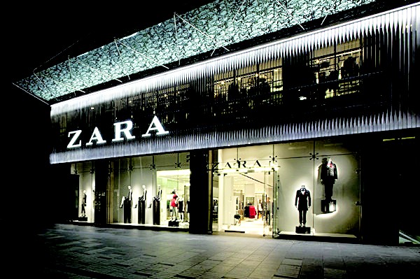 位于纽约第五大道上的zara门店