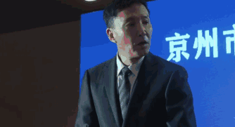 为了这部剧,吴刚可是下了不少功夫.