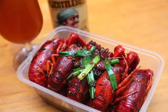 外卖小龙虾.图/cfp