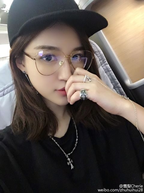 小艺解密8月案例网红与意见领袖的消费需求基因