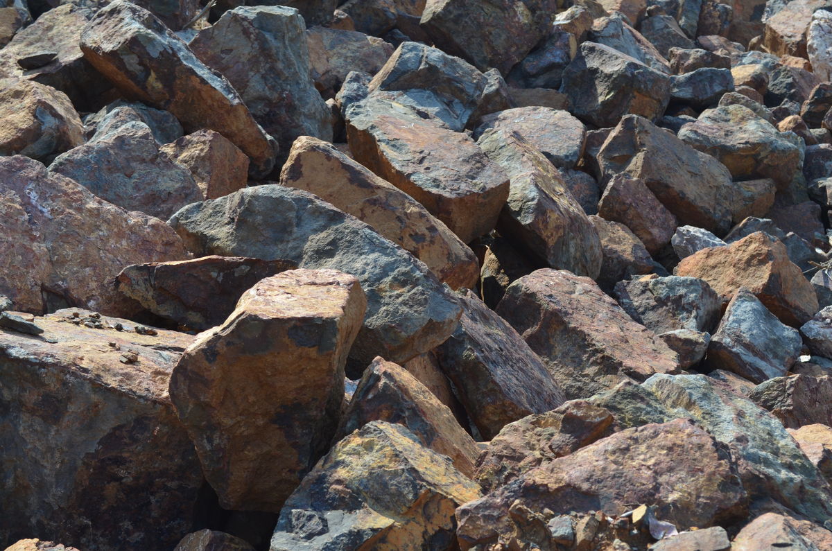 钢坯上涨后暂稳 原料企稳向好