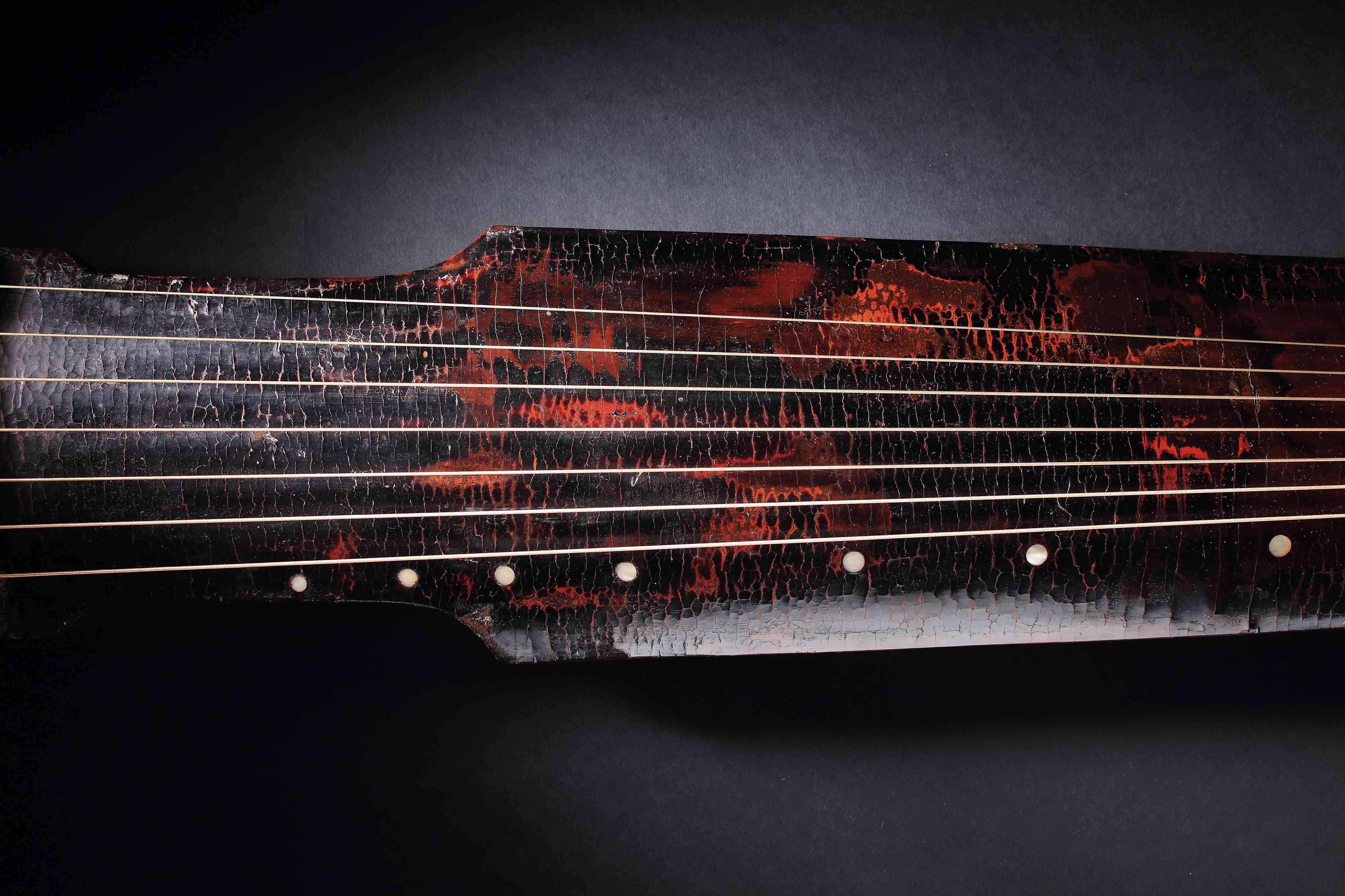 明仲尼式朱漆古琴