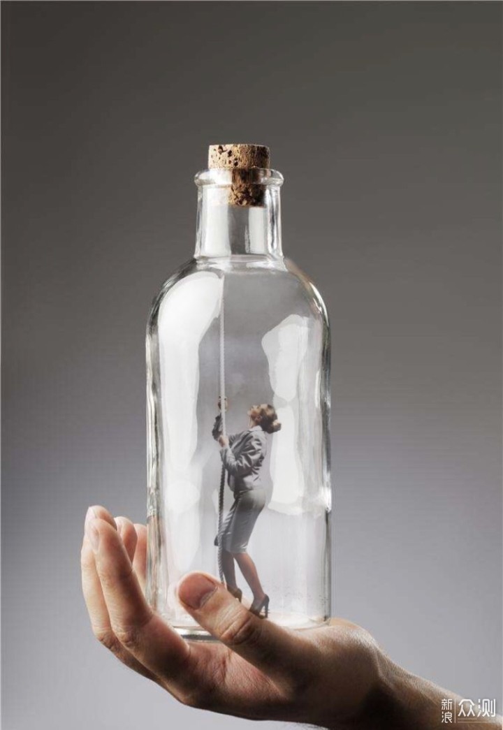 俄罗斯瓶中小人图片